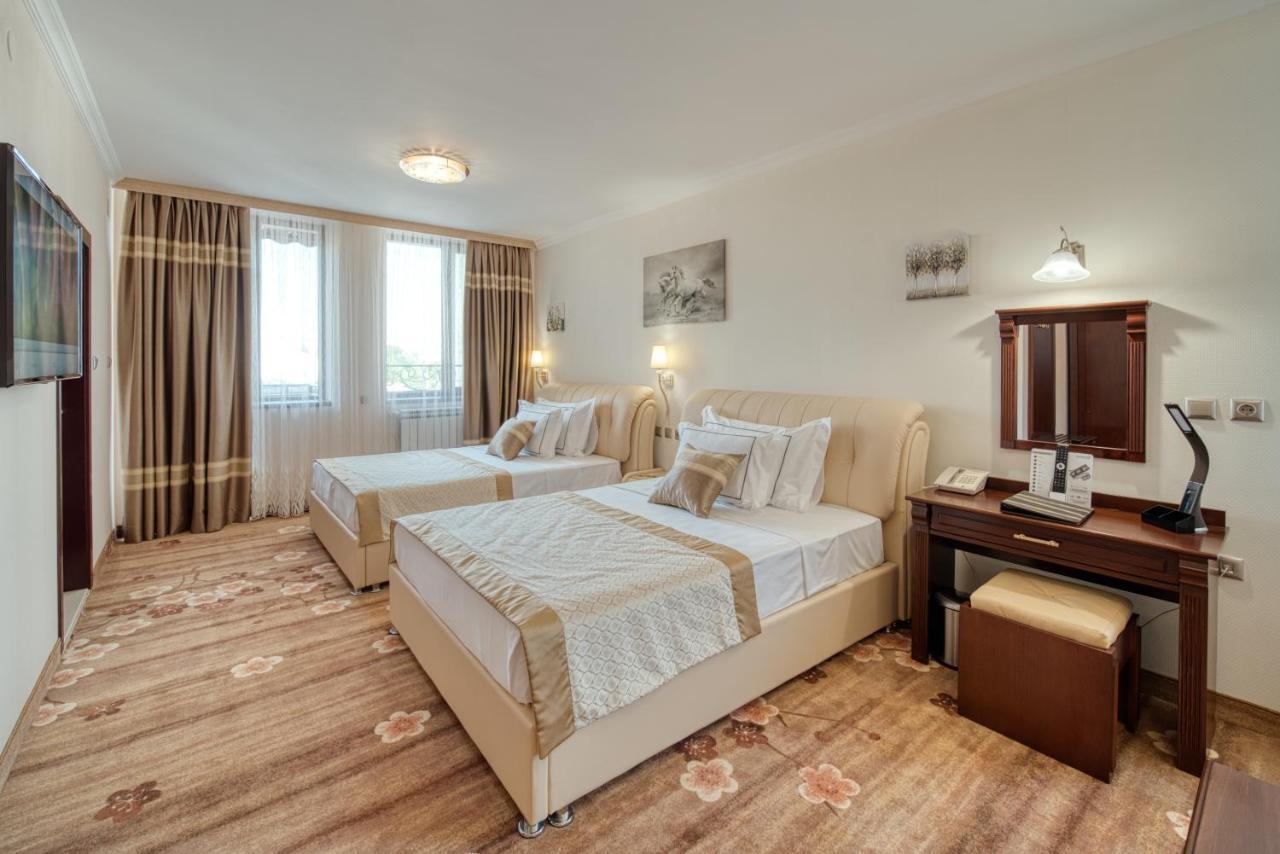 Residence Konstantina Palace Казанлък Екстериор снимка