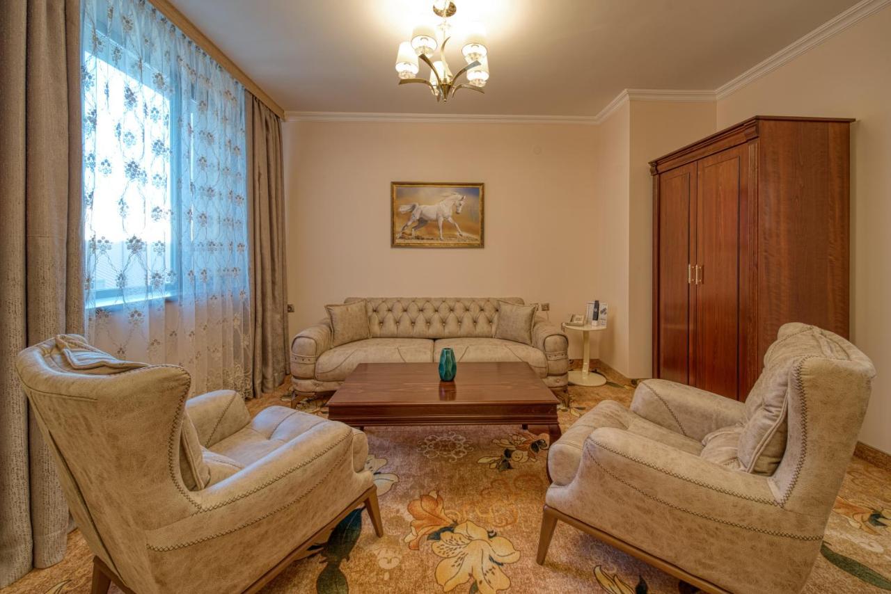 Residence Konstantina Palace Казанлък Екстериор снимка