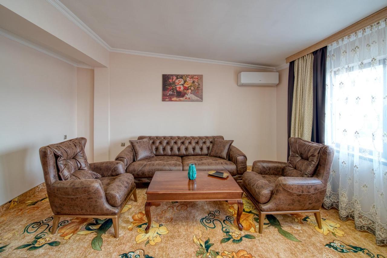 Residence Konstantina Palace Казанлък Екстериор снимка