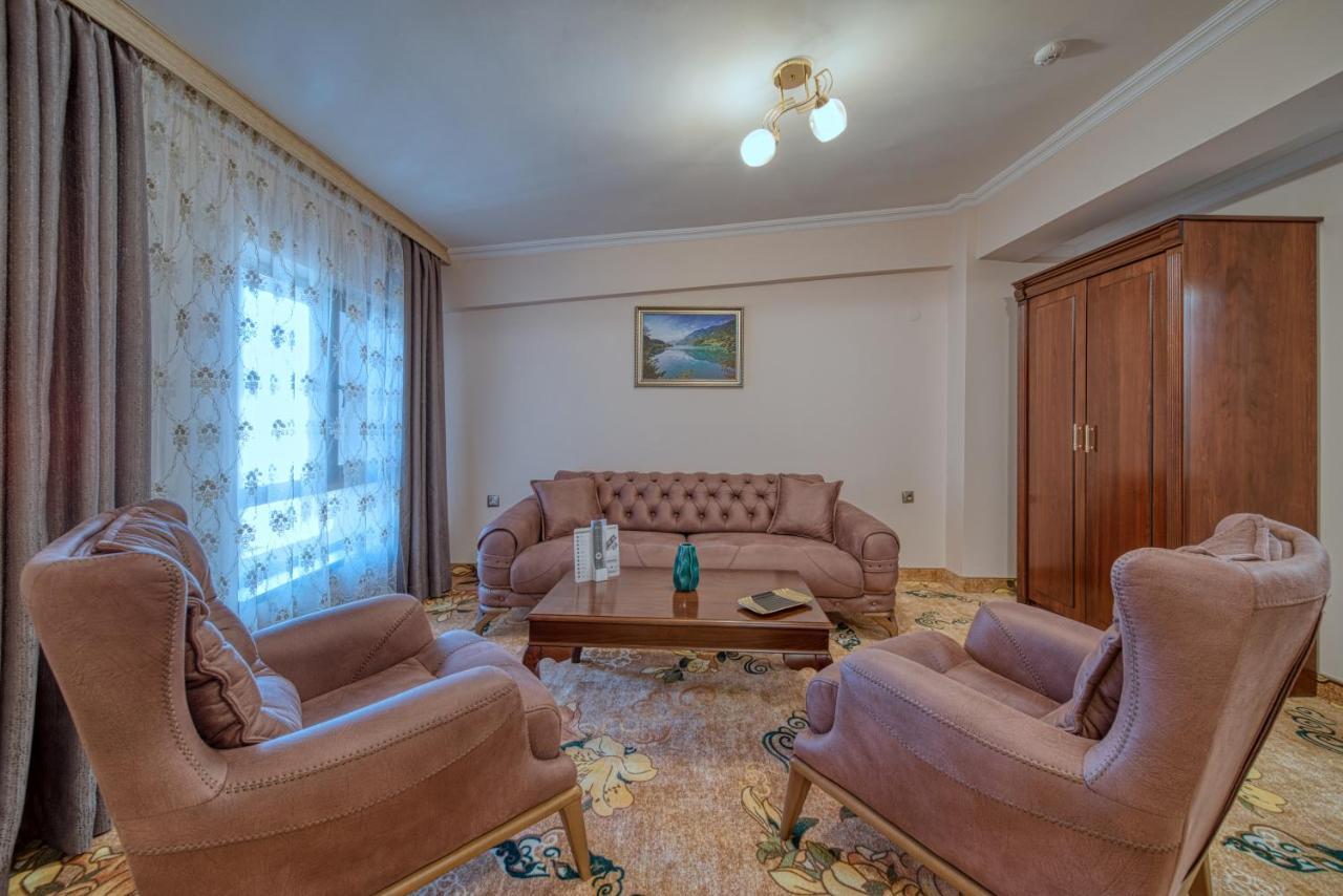 Residence Konstantina Palace Казанлък Екстериор снимка